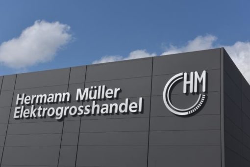 Volldigitales und flexibles Lagerkonzept – erfolgreiche Inbetriebnahme von SuPCIS-L8 und AutoStore® bei Hermann Müller